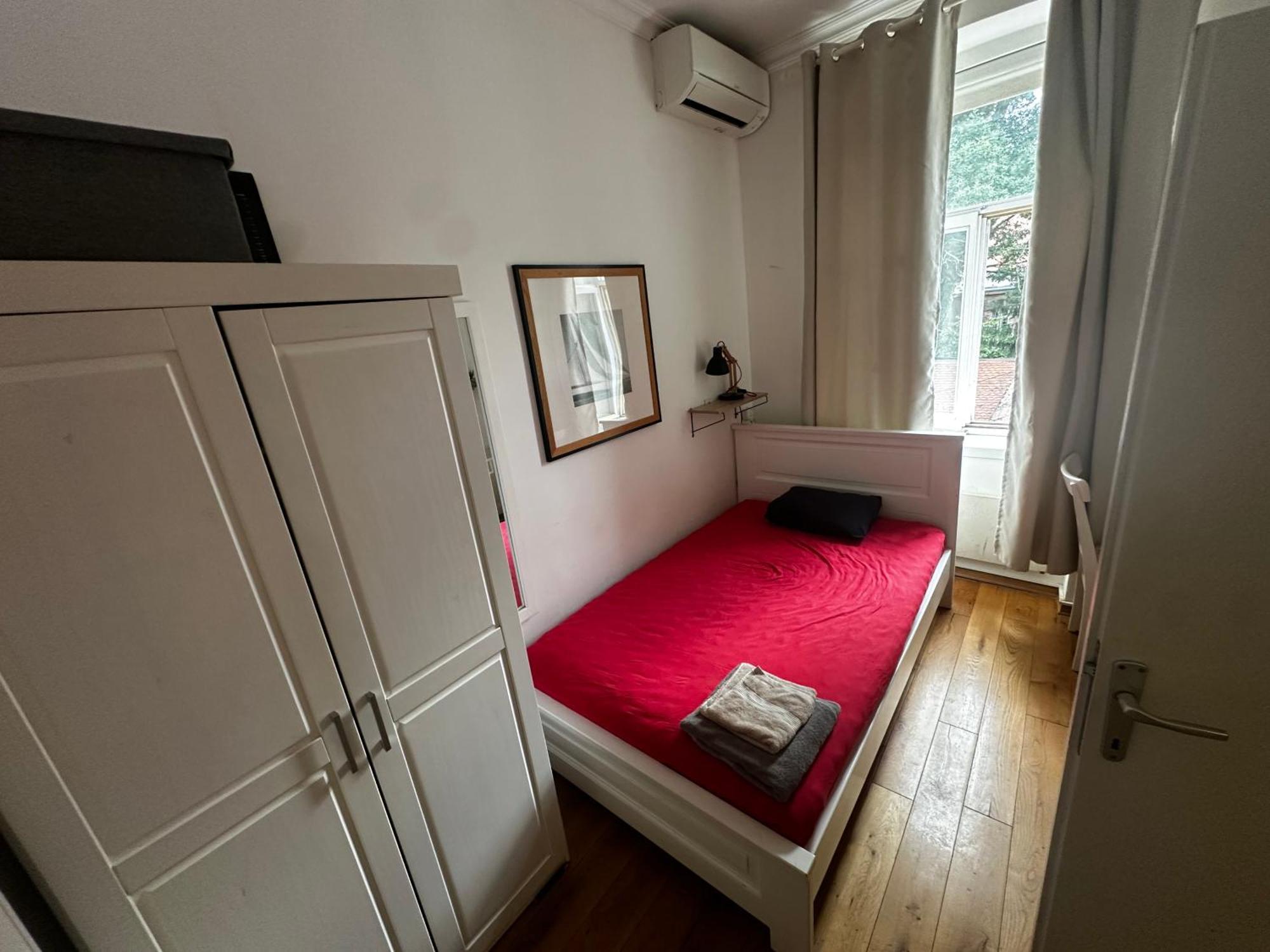 Tiny Cozy Apartment